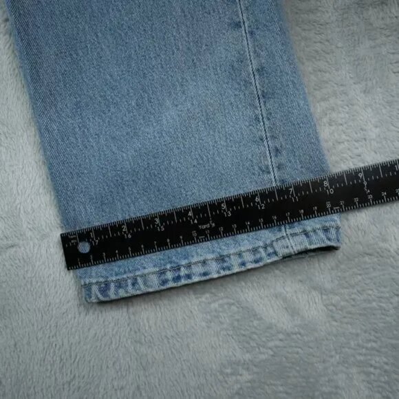 Levis Mens 501 Size 34x32 Denim Jeans Blue Straight Leg 5 Pocket Design - Picture 4 of 10